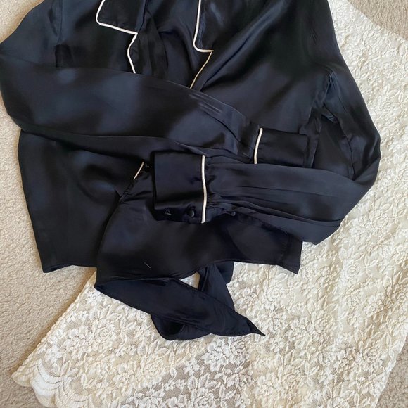 Black Aritzia Wrap Top with White Piping - Picture 6 of 9